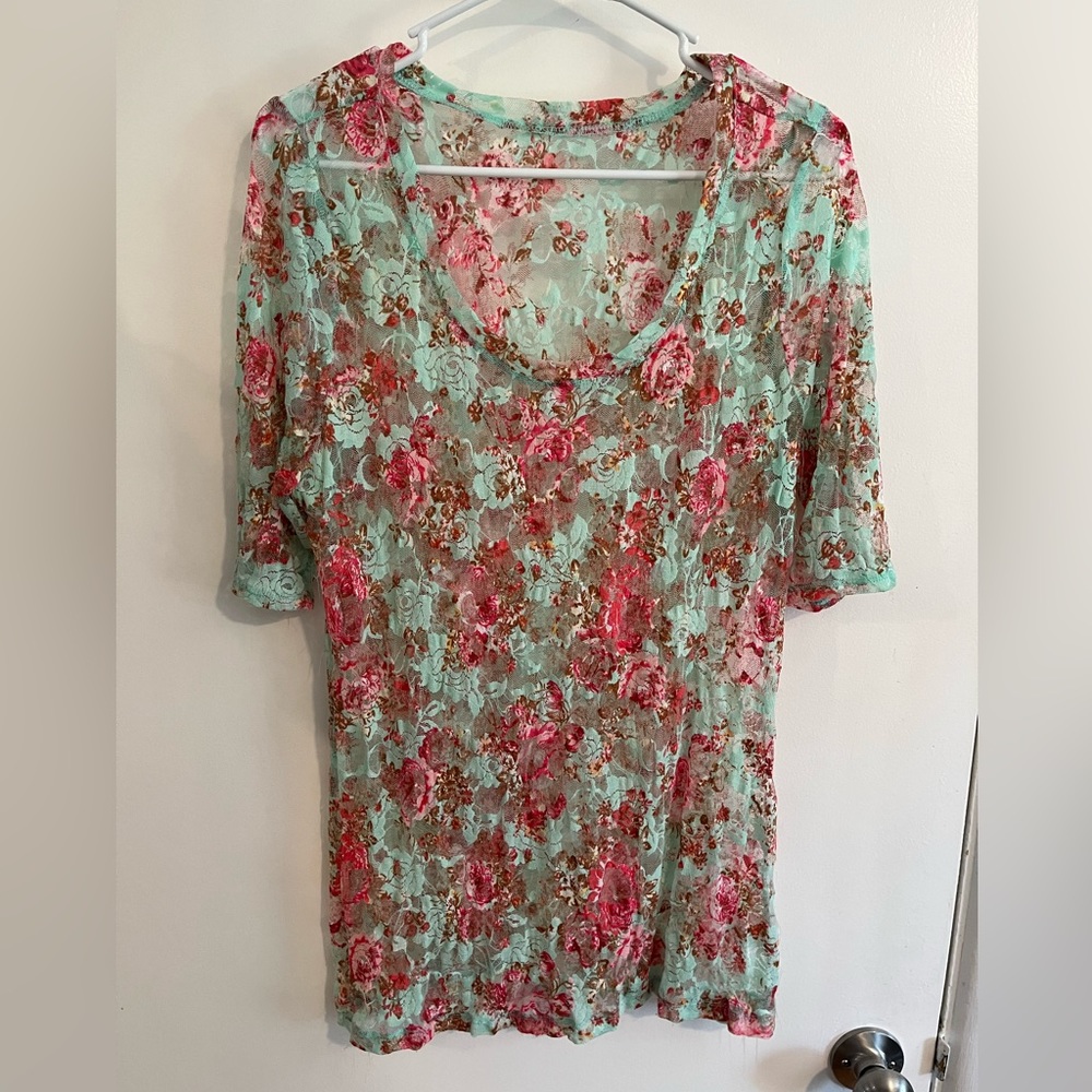 Women’s Large Floral Lace Blouse
